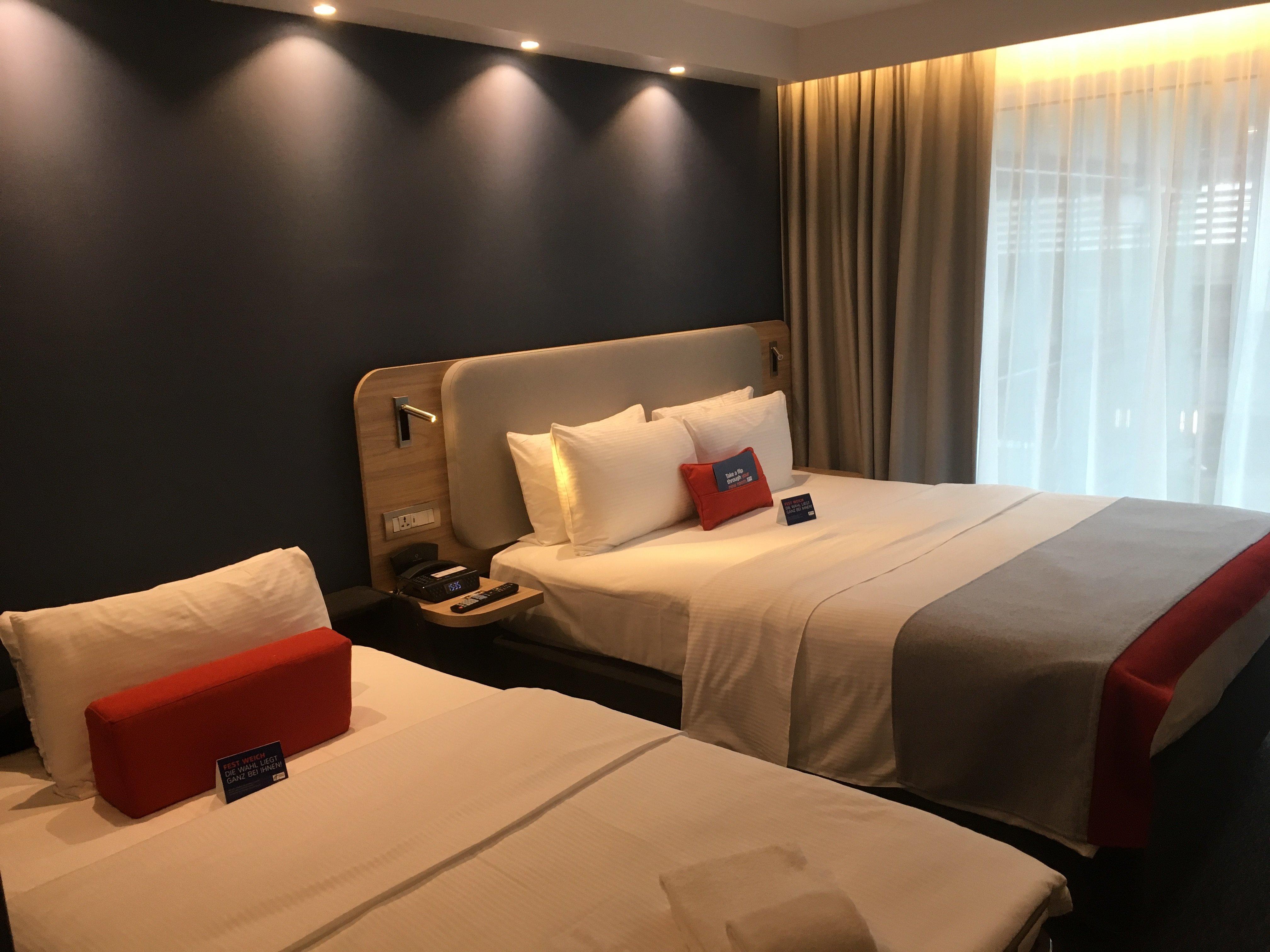 Holiday Inn Express Zuerich Airport By Ihg Rumlang Exterior photo