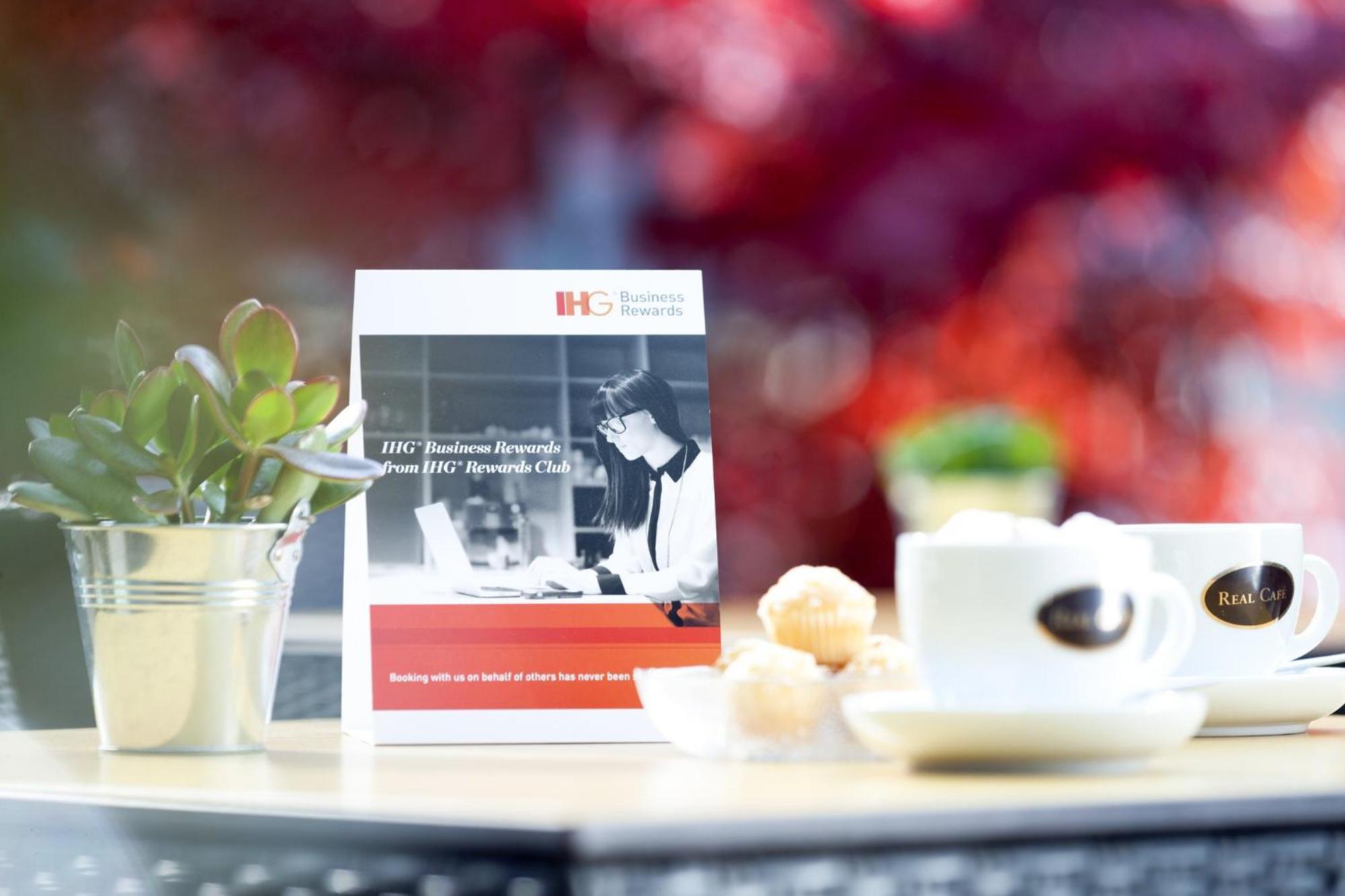 Holiday Inn Express Zuerich Airport By Ihg Rumlang Exterior photo
