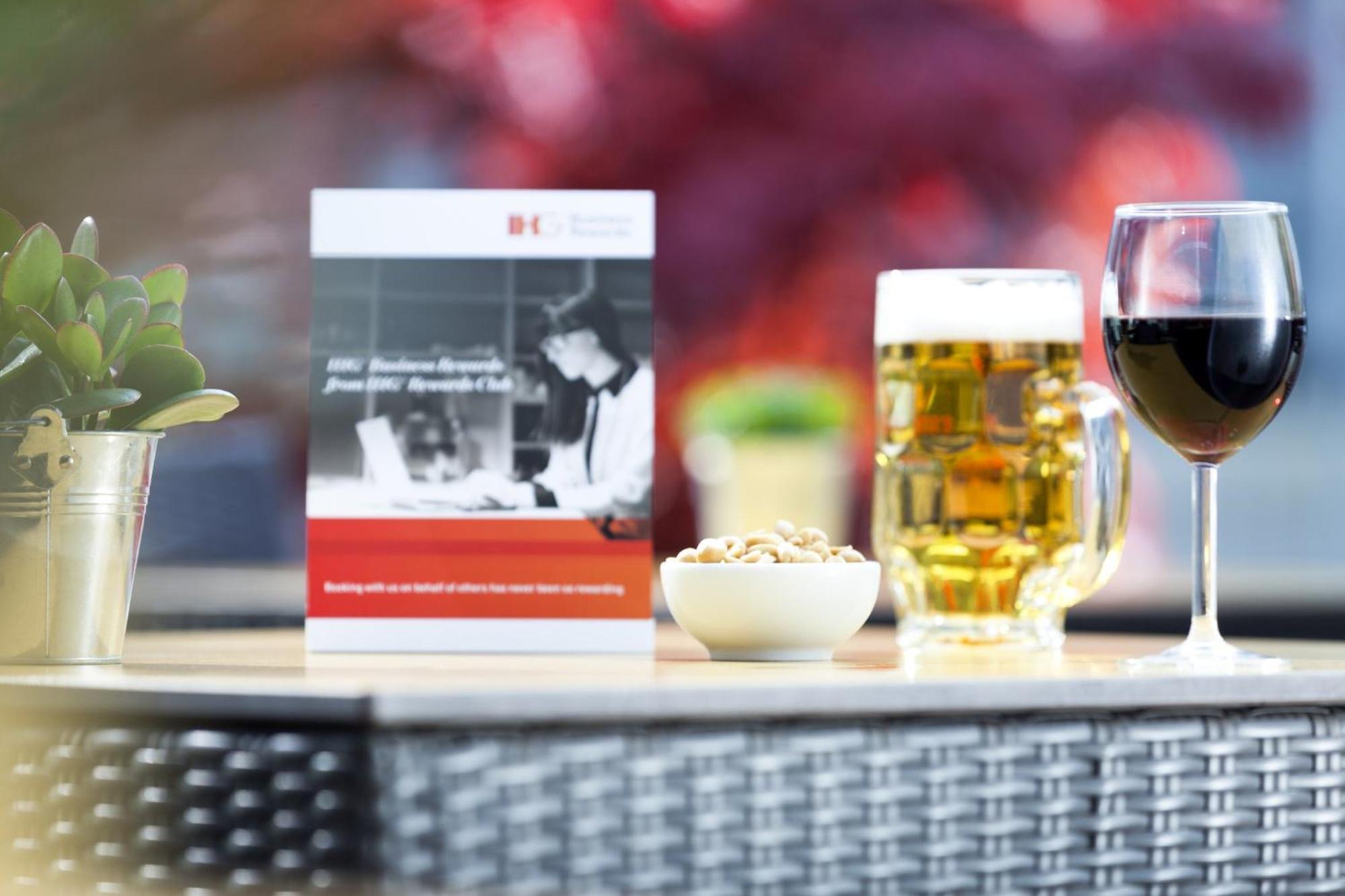 Holiday Inn Express Zuerich Airport By Ihg Rumlang Exterior photo