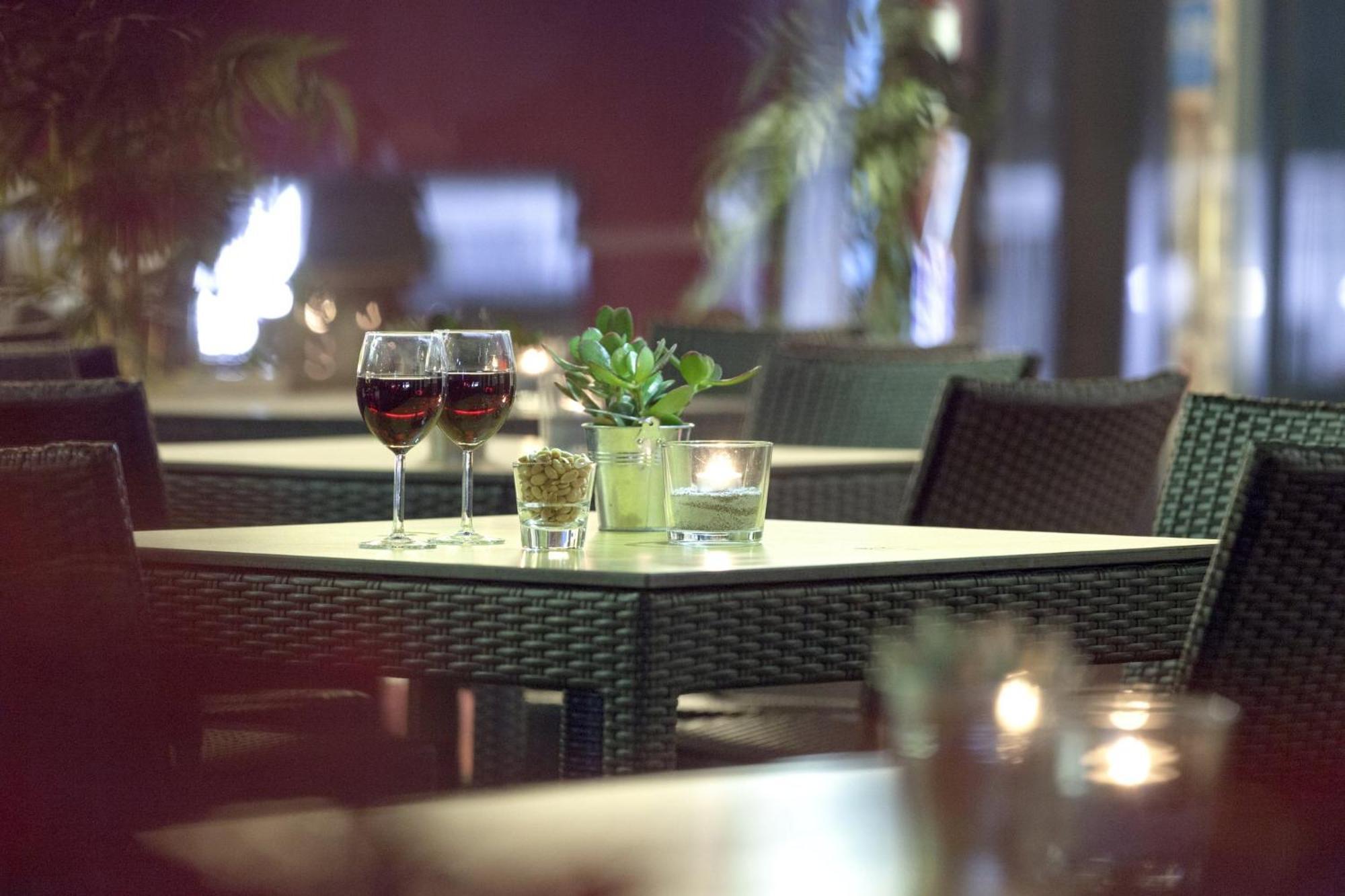 Holiday Inn Express Zuerich Airport By Ihg Rumlang Exterior photo