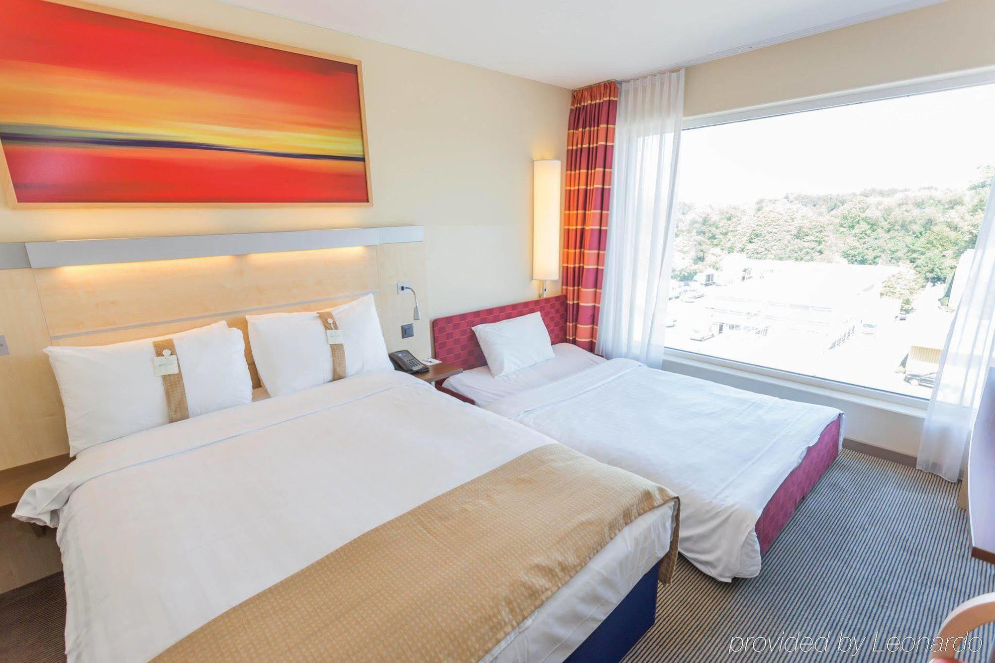 Holiday Inn Express Zuerich Airport By Ihg Rumlang Exterior photo
