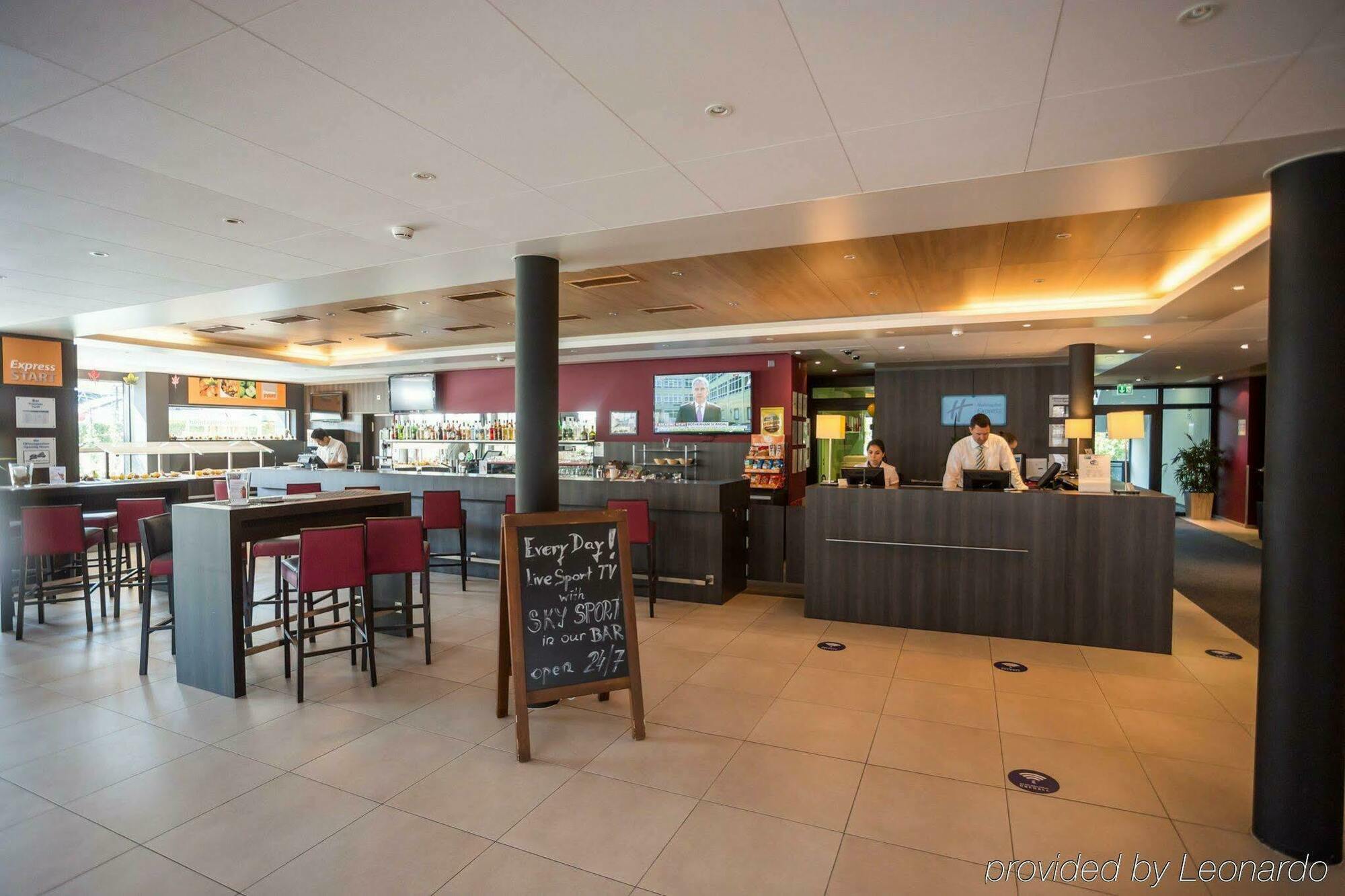 Holiday Inn Express Zuerich Airport By Ihg Rumlang Exterior photo